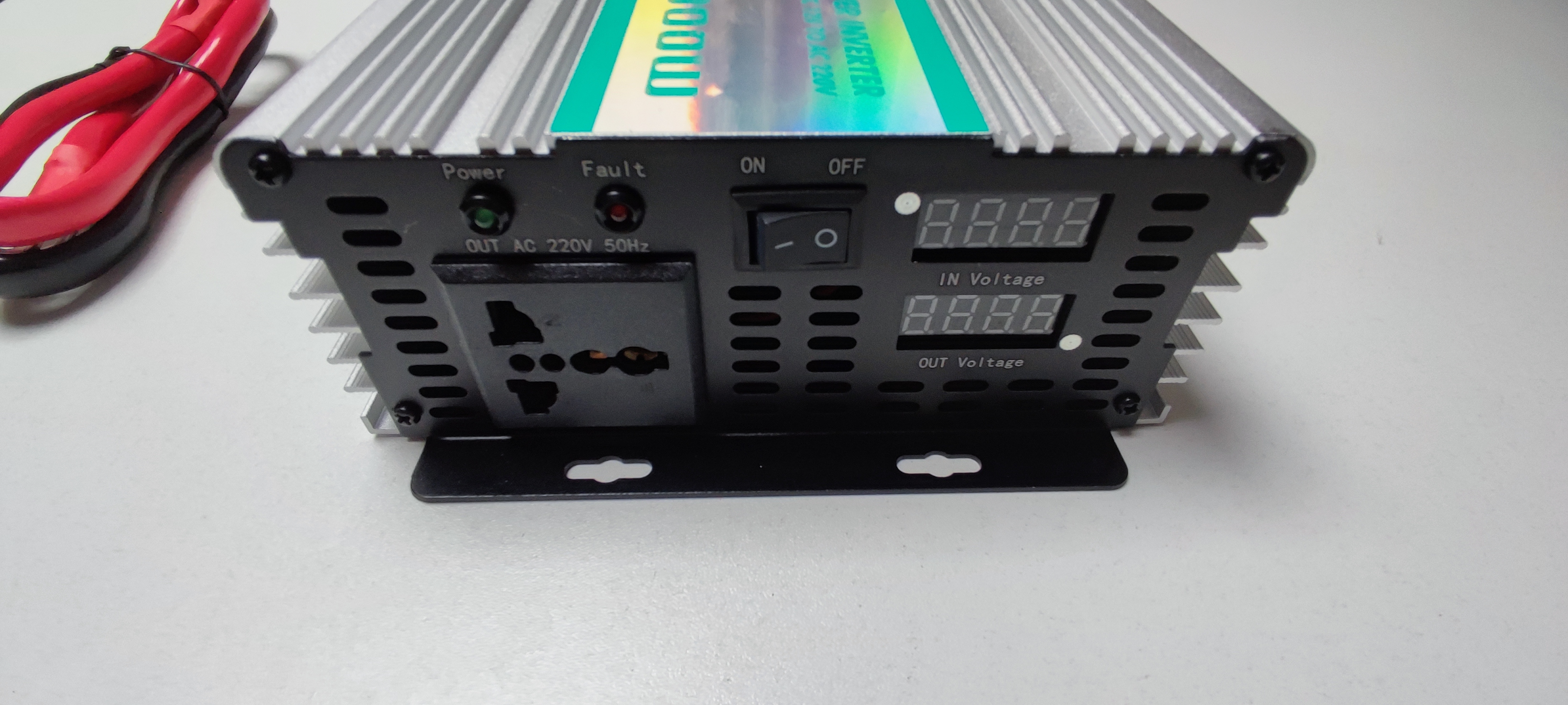 MĚNIČ NAPĚTÍ DC/AC 12V / 220V, 4000W 