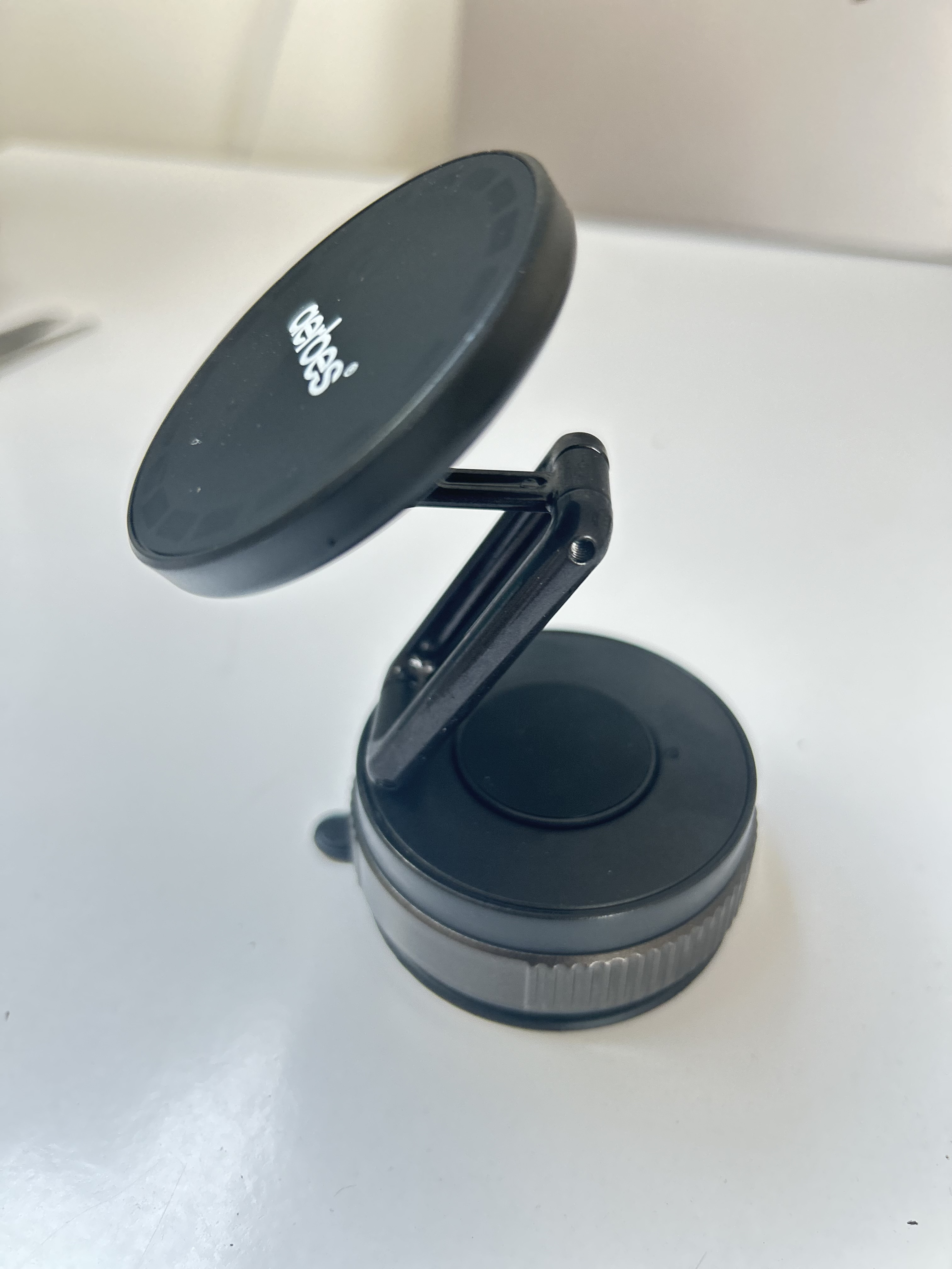 Magnetický držák na telefon do auta s 360° otočným nastavitelným držákem 