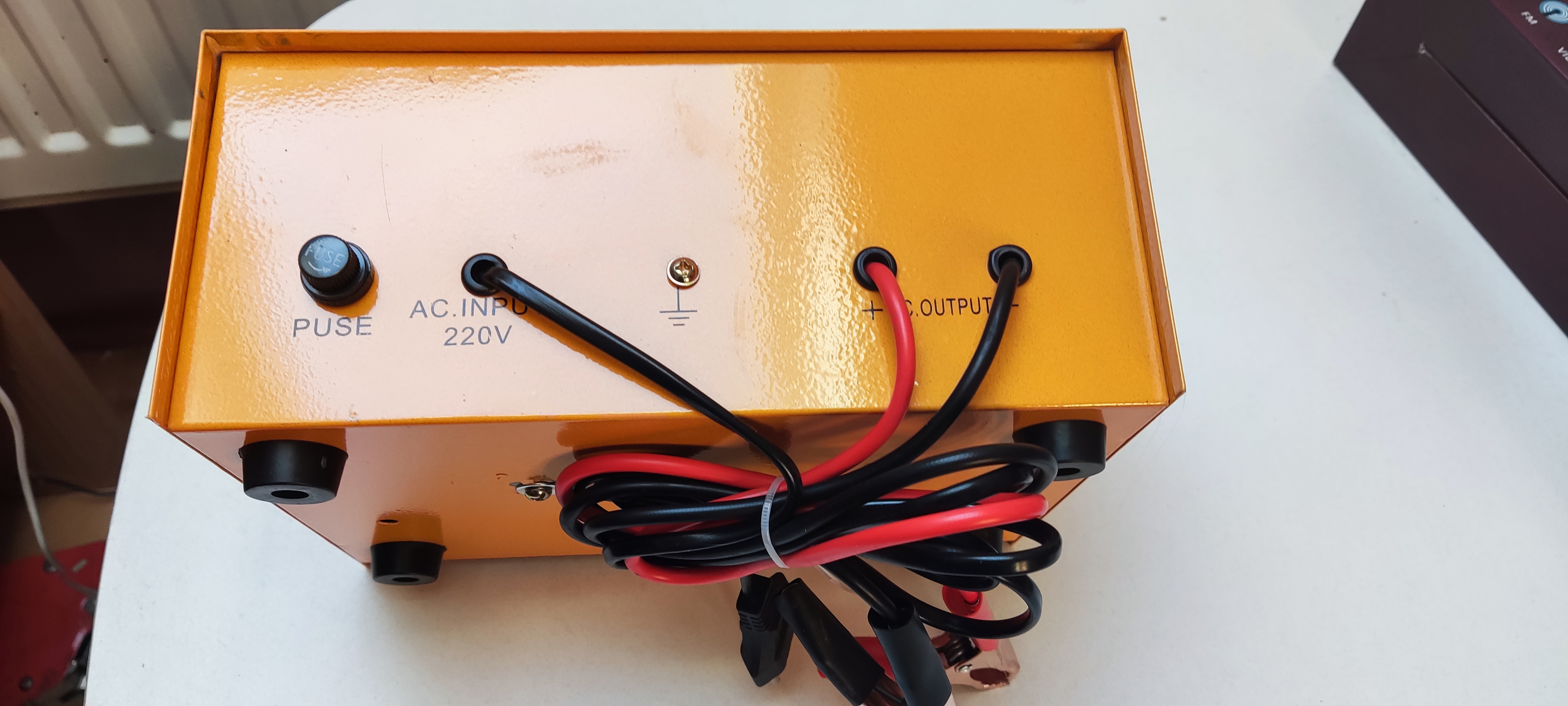 NABÍJEČKA AUTOBATERIÍ 30A 6/12 V