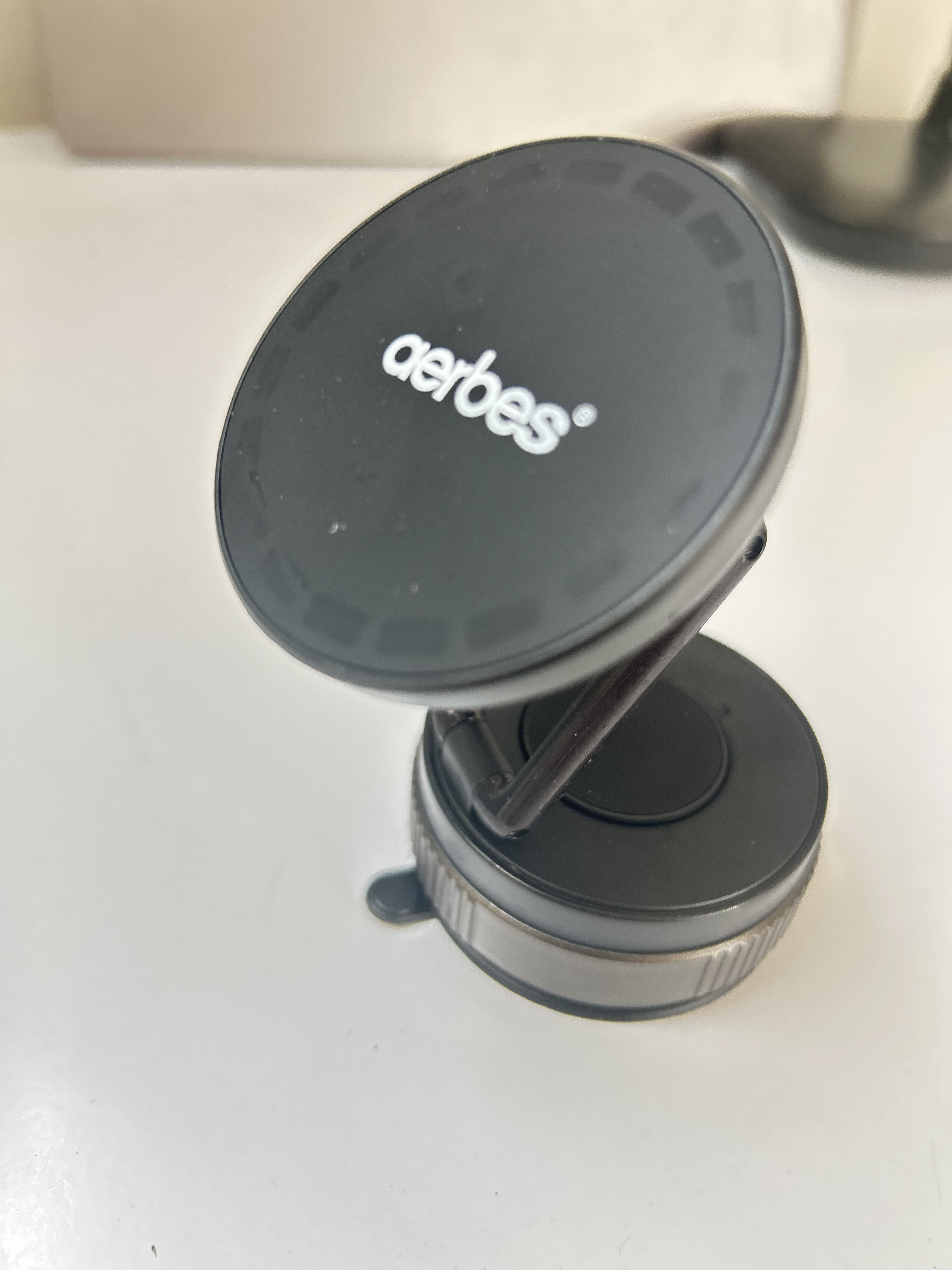Magnetický držák na telefon do auta s 360° otočným nastavitelným držákem 