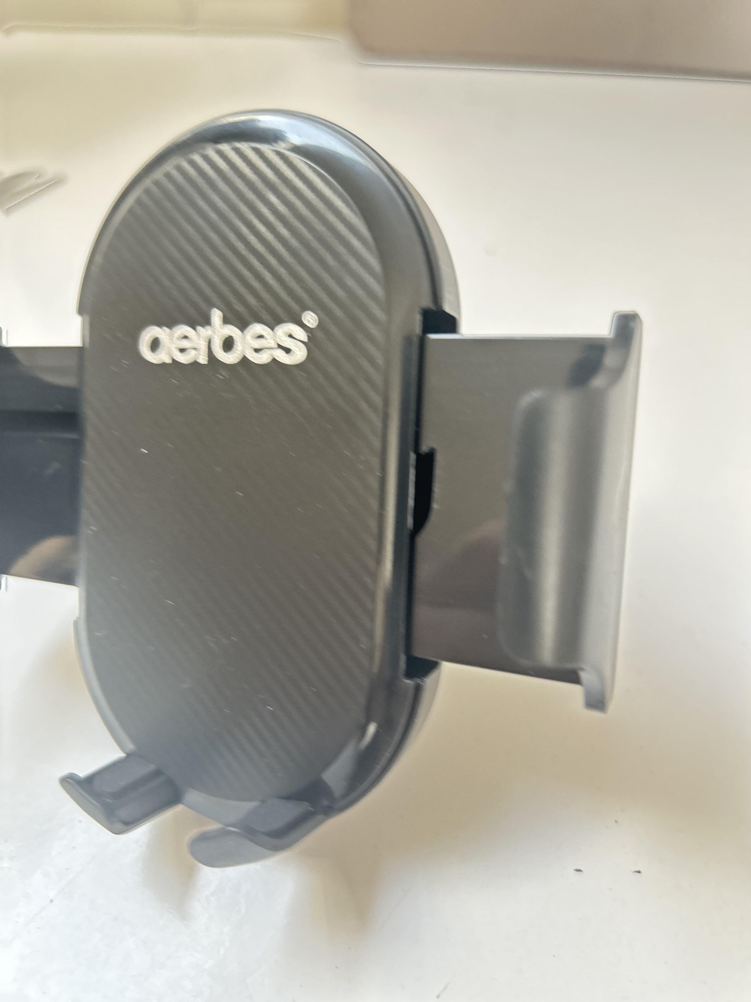 Držák smartphonu, GPS - in do mřížky/