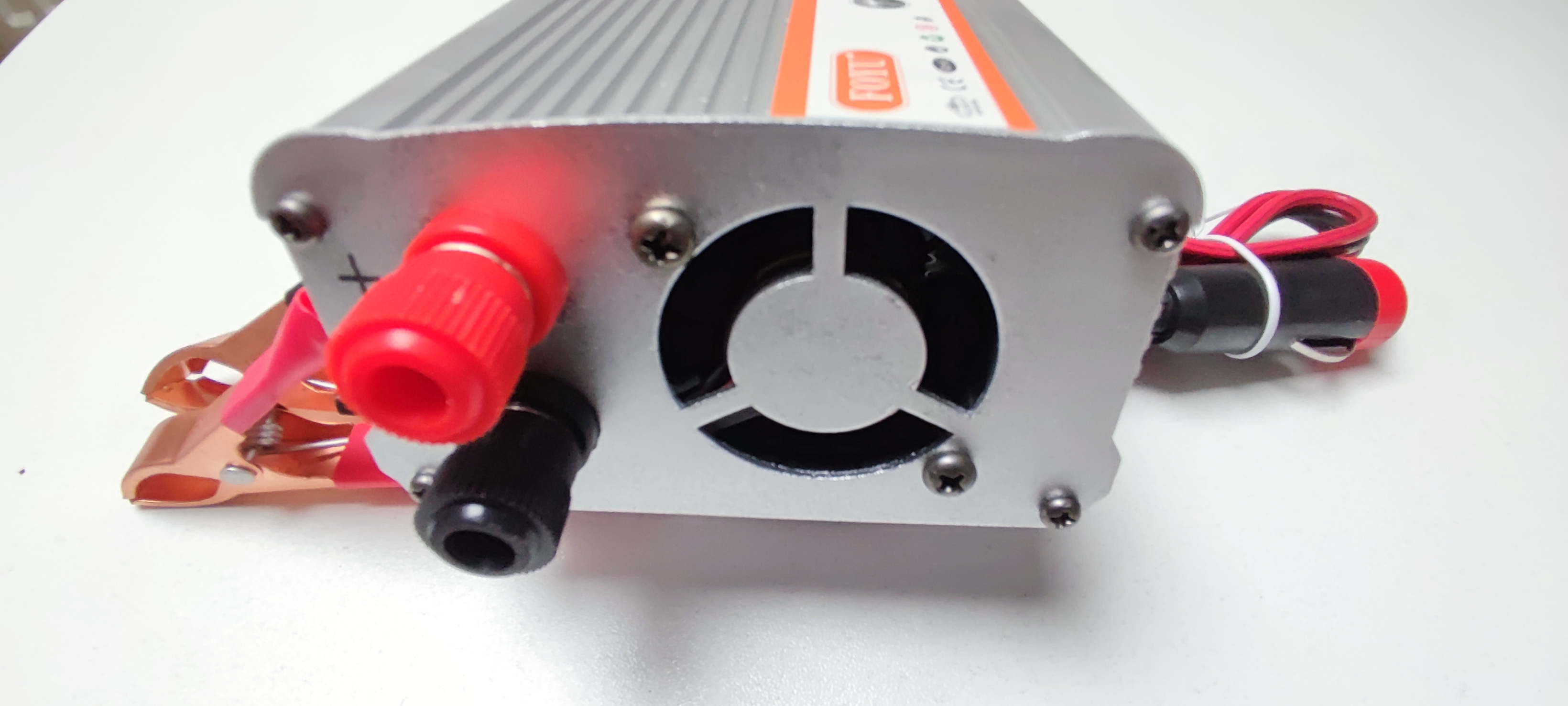  Měnič napětí 12V -> 220V / 500W